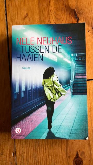 Nele Neuhaus - Tussen de haaien beschikbaar voor biedingen