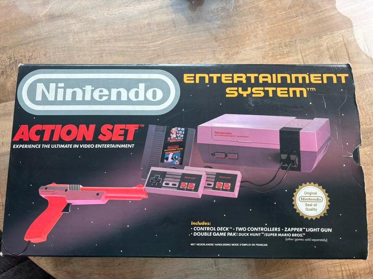Nintendo NES action set incl. gun en 2 controllers, Spelcomputers en Games, Games | Nintendo NES, Gebruikt, Avontuur en Actie