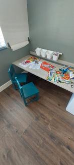 Accessoires kinderbureau: stoelen, pennenbak, poster ed, Ophalen