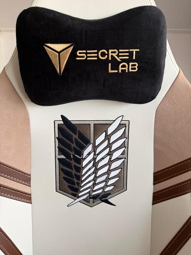 Secretlab Titan Evo 2022 Attack on Titan Edition, Huis en Inrichting, Bureaustoelen, Zo goed als nieuw, Bureaustoel, Overige kleuren