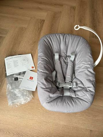 Nieuwstaat Stokke Newbornset nieuwe versie incl. Speelboog beschikbaar voor biedingen