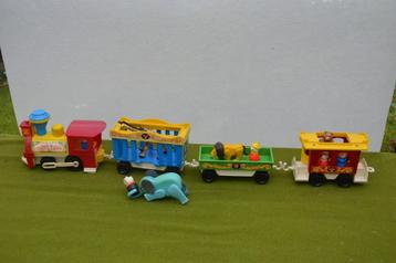 Vintage Fisher Price circus trein # 991 met 4 dieren en 5pop beschikbaar voor biedingen