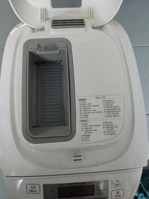 Broodbakmachine, Witgoed en Apparatuur, Broodbakmachines, Gebruikt, 800 tot 1200 gram deeg, Meer dan 10 programma's, Ophalen