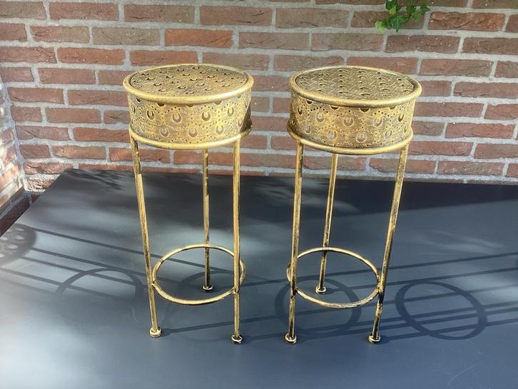 2 gouden plantentafeltjes - 50cm hoog, Huis en Inrichting, Stoelen, Gebruikt, Twee, Metaal, Overige kleuren, Ophalen