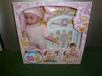 NIEUW Babypop meisje met babybed, Ophalen of Verzenden, Nieuw, Babypop