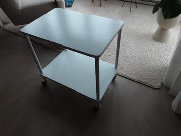 Leuke witte trolley/bijzettafel beschikbaar voor biedingen