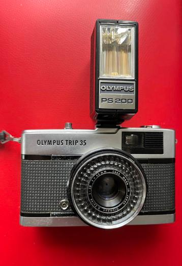 Olympus Trip 35 met Olympus PS 200 flitser beschikbaar voor biedingen