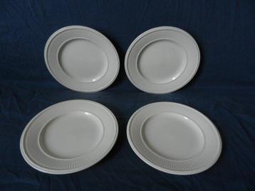 4 Vier Wedgwood Edme bordjes d. 18,0 cm. Vrijwel nieuw. beschikbaar voor biedingen