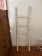 Witte decoratieve ladder, Doe-het-zelf en Verbouw, Ladders en Trappen, Ophalen of Verzenden, Zo goed als nieuw