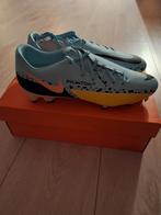 Nieuwe Nike Phantom voetbalschoenen, Sport en Fitness, Voetbal, Maat XS of kleiner, Ophalen of Verzenden, Nieuw
