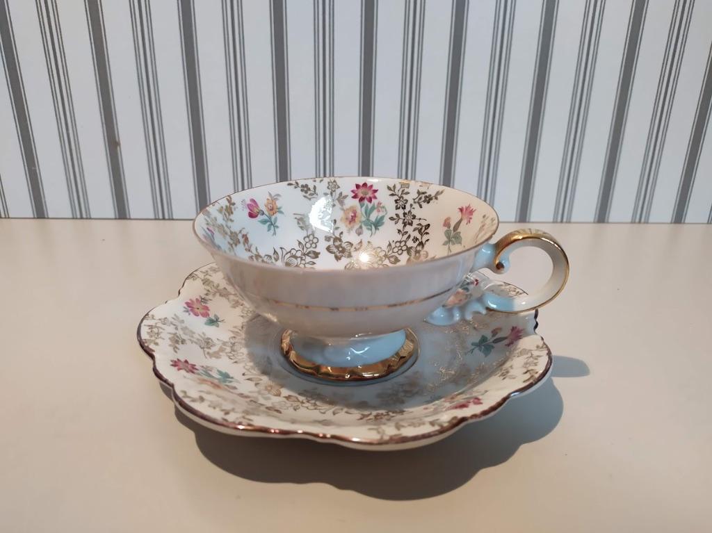 theekop en schotel van Johann Seltmann Vohenstrauß Bavaria, Antiek en Kunst, Antiek | Servies los, Ophalen of Verzenden