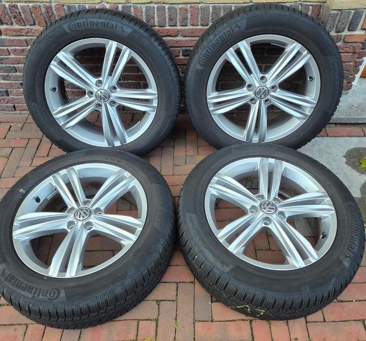 18" originele VW Tiguan velgen met Continental winterbanden, Auto-onderdelen, Banden en Velgen, Banden en Velgen, Winterbanden