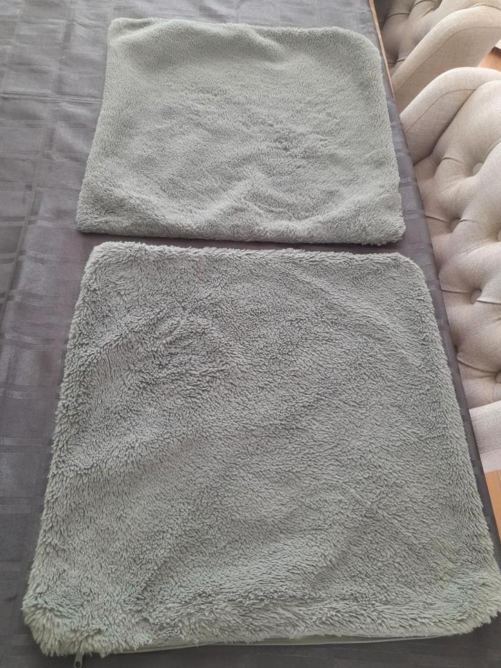 Te koop 2x groen bont kussenhoes 45x45 wasbaar herfst tip, Huis en Inrichting, Woonaccessoires | Overige, Zo goed als nieuw, Ophalen of Verzenden