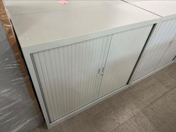 roldeurkast half hoog l 7 stuks l 105x120x45 l nieuwstaat l beschikbaar voor biedingen
