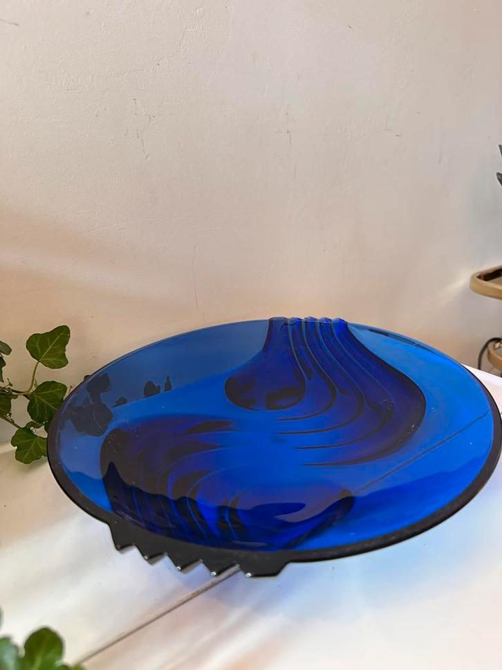 Art Deco schaal blauw glas, Antiek en Kunst, Antiek | Glas en Kristal, Ophalen of Verzenden
