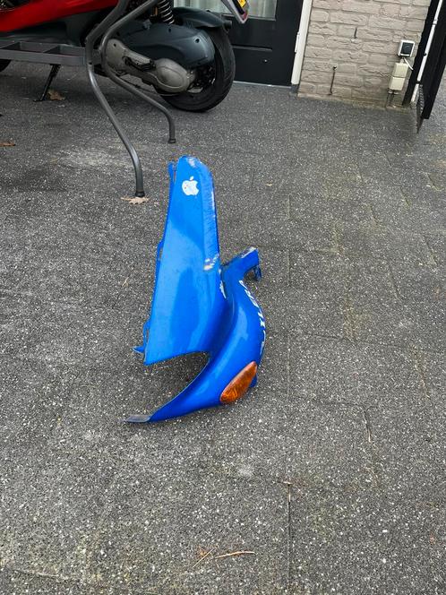 Runner rechter voorkap alle ophangpunten!, Fietsen en Brommers, Brommeronderdelen | Scooters, Piaggio, Kap, Ophalen of Verzenden