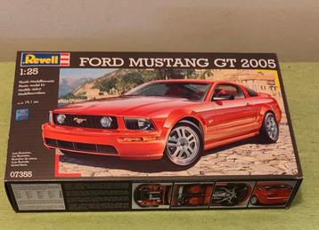 Revell Fort Mustang GT 2005 1:24 beschikbaar voor biedingen