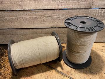 TOUW TIPTOLON 2½mm haspels a 250mtr beschikbaar voor biedingen