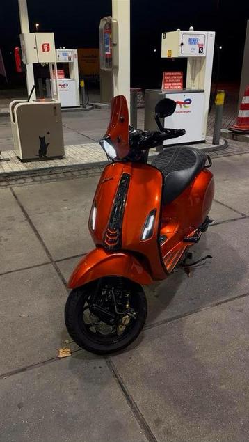 Vespa Sprint 80cc full option, akrapovic, carbon beschikbaar voor biedingen