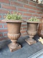 Gietijzeren vazen. 2 stuks, Tuin en Terras, Tuinvazen, Ophalen, Zo goed als nieuw