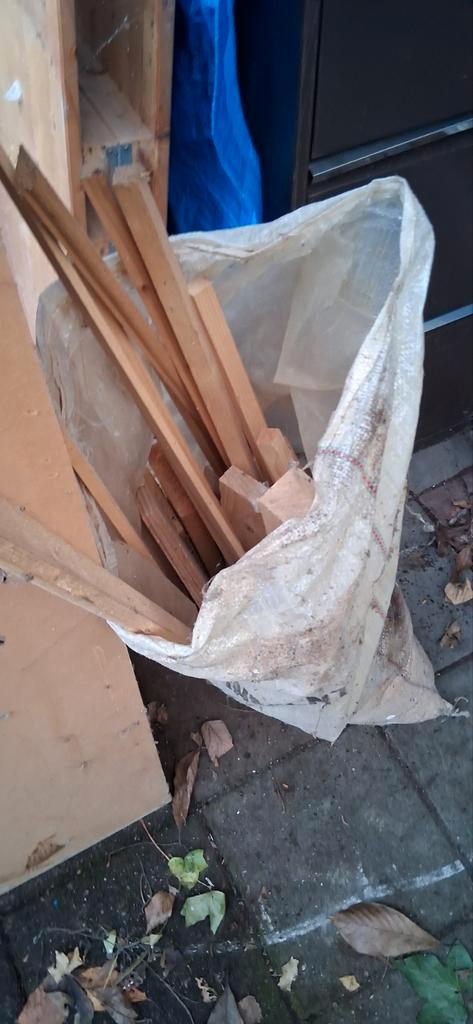 GRATIS!! Hout voor Allesbrander/Oudjaar - Aanmaak & Dik Hout, Doe-het-zelf en Verbouw, Hout en Planken, Gebruikt, Overige typen