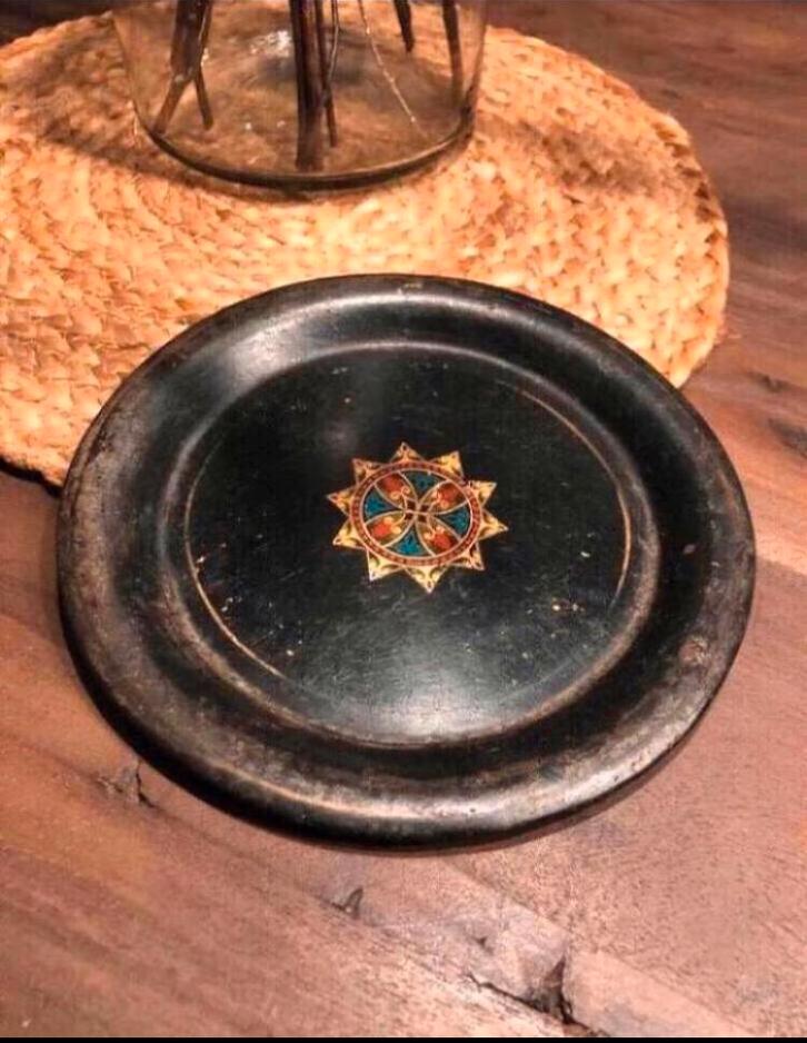 💝 Vintage antiek bordje bord metaal zwart goud, Antiek en Kunst, Curiosa en Brocante, Ophalen of Verzenden