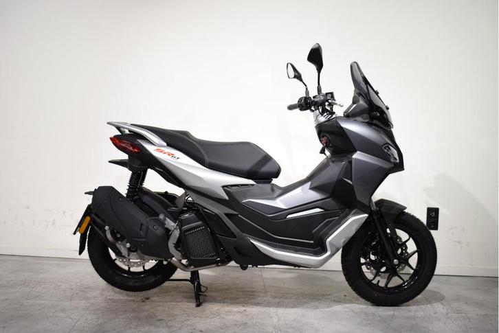 Aprilia SR GT 125 | Mat grijs | € 1000,- korting, Fietsen en Brommers, Scooters | Aprilia, Nieuw, Overige modellen, Benzine, Ophalen of Verzenden