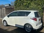 Toyota Verso-S 1.3 Vvt-i 2013 pearl white., Auto's, Toyota, Voorwielaandrijving, Zwart, 1329 cc, Handgeschakeld