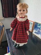 Vintage Porseleinen Pop met Rood Geruite Jurk, Ophalen of Verzenden