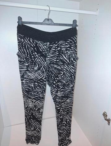 Comfortabele Miss Etam Broek beschikbaar voor biedingen