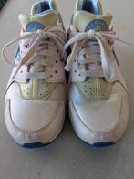 Nike Huarache - Gedragen, maar nog goed!, Nike, Ophalen of Verzenden, Sneakers of Gympen, Roze