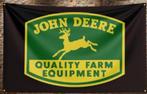John Deere Vlag 1950 logo Flag.  Afmeting vlag: ca 90x150 cm, Ophalen of Verzenden, Nieuw