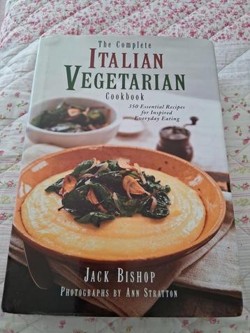 The complete italian vegetarian cookbook beschikbaar voor biedingen