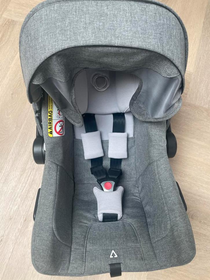 Zo goed als nieuwe bugaboo Turtle Air by Nuna incl. Adapters, Kinderen en Baby's, Autostoeltjes, Zo goed als nieuw, Overige merken