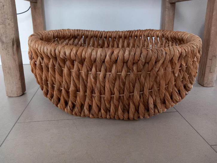 Grote ovale stevige oude mand zeegras met 2 handvaten, Huis en Inrichting, Woonaccessoires | Schalen en Manden, Zo goed als nieuw