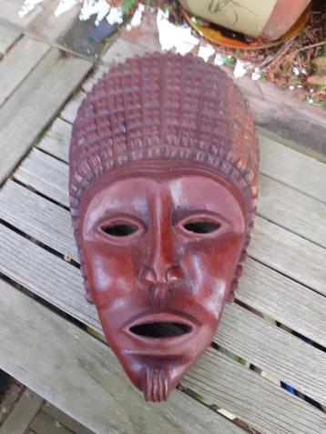 Afrika Zeer groot Masker gesneden uit Hardhout 60e jaren beschikbaar voor biedingen