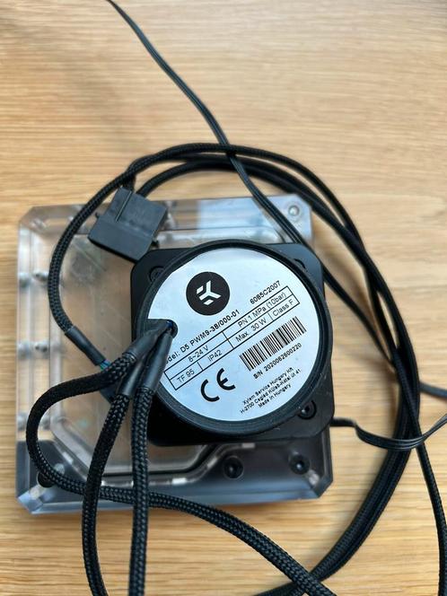 EK-Quantum Kinetic FLT 120 D5 PWM D-RGB - Plexi, Computers en Software, Computerkoelers, Zo goed als nieuw, Waterkoeling, Ophalen of Verzenden