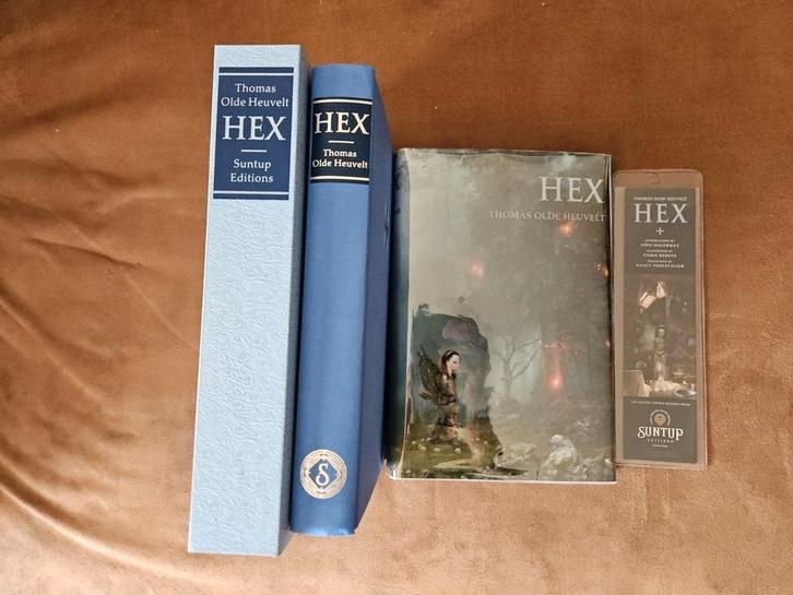 Hex Suntup Press Edition Thomas Olde Heuvelt Chris Berens, Boeken, Thrillers, Zo goed als nieuw, Nederland, Ophalen of Verzenden