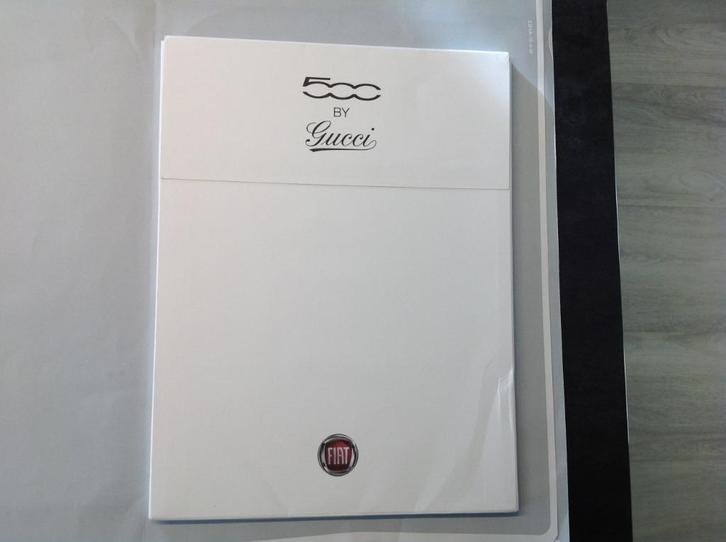 Fiat 500 en 500 C by Gucci brochure in box met bijlage Duits, Boeken, Auto's | Folders en Tijdschriften, Nieuw, Overige merken