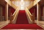 Gouden trap met rode loper 3D behang, Fotobehang4you, Huis en Inrichting, Verzenden, Minder dan 10 m², Trap, hal, villa, luxe trap, entree, halbehang