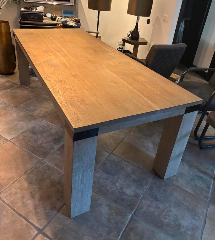Houten Eettafel - Robuust Design, Huis en Inrichting, Tafels | Eettafels, Gebruikt, 50 tot 100 cm, 200 cm of meer, Vijf personen of meer