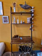 Bureau met plankjes, Ophalen