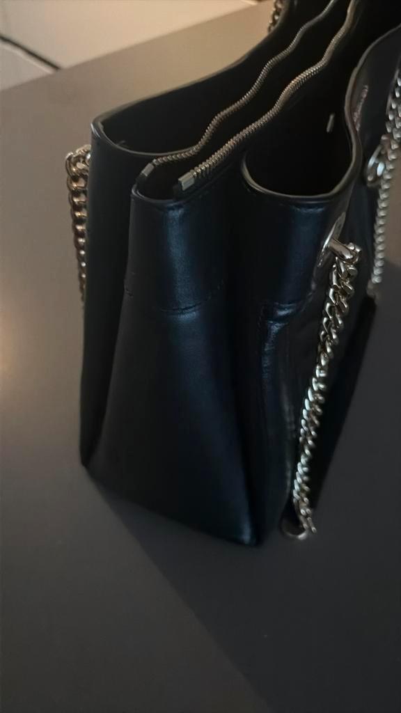 Michael Kors Handtas Zwart/Goud - Weinig Gebruikt, Sieraden, Tassen en Uiterlijk, Tassen | Damestassen, Zo goed als nieuw, Handtas