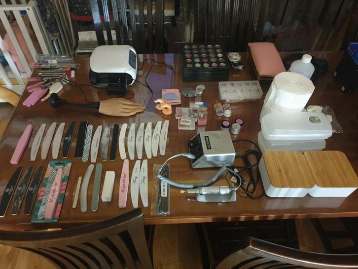 Grote set voor gel en acryl nagels., Sieraden, Tassen en Uiterlijk, Uiterlijk | Cosmetica en Make-up, Gebruikt, Handen en Nagels