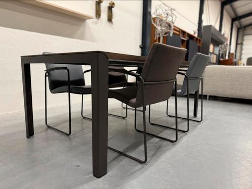 Als nieuw Leolux Kalia eetkamertafel Fenix Blad Design Tafel, Huis en Inrichting, Tafels | Eettafels, Zo goed als nieuw, 50 tot 100 cm