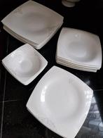 Hele mooie service set 12 personen, Huis en Inrichting, Keuken | Servies, Ophalen of Verzenden, Zo goed als nieuw, Porselein, Overige stijlen