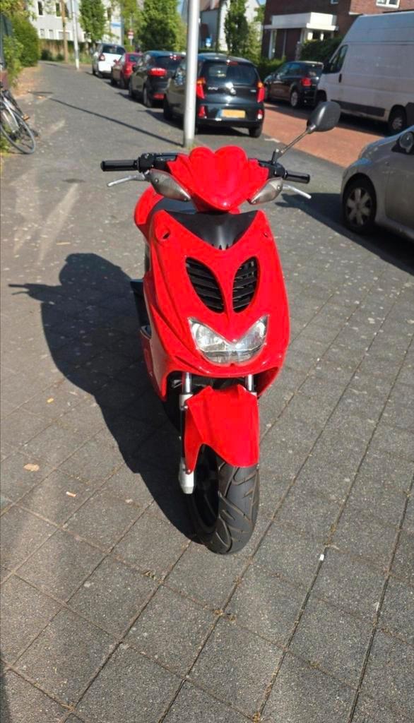 Waardepeiling | Yamaha aerox 2005 2T, Fietsen en Brommers, Scooters | Yamaha, Zo goed als nieuw, Aerox, Maximaal 45 km/u, Tweetakt