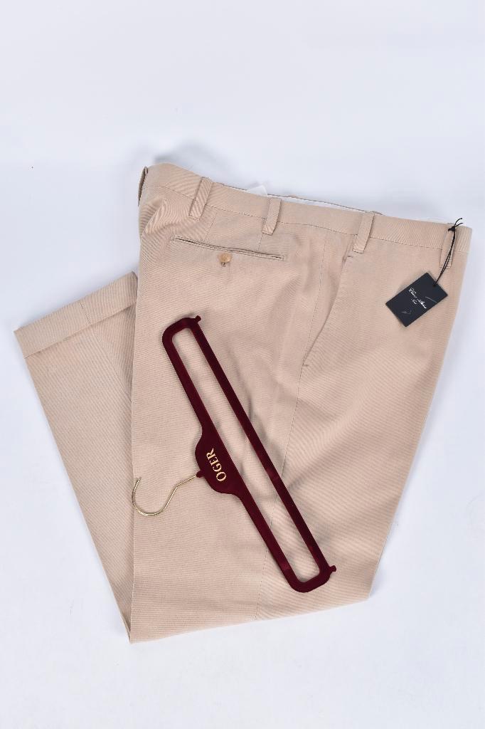 SALE! Cesare Attolini broek maat 60 beige, Kleding | Heren, Broeken en Pantalons, Nieuw, Overige maten, Beige, Ophalen of Verzenden