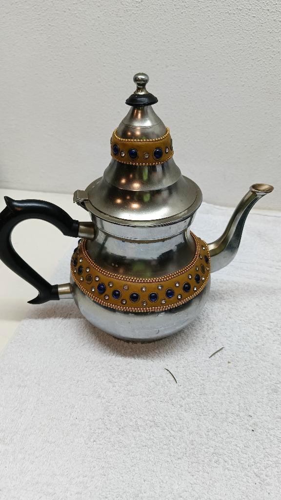 Sprookjesachtig mooie theepot – met edelstenen!, Huis en Inrichting, Keuken | Servies, Gebruikt, Overige typen, Overige stijlen