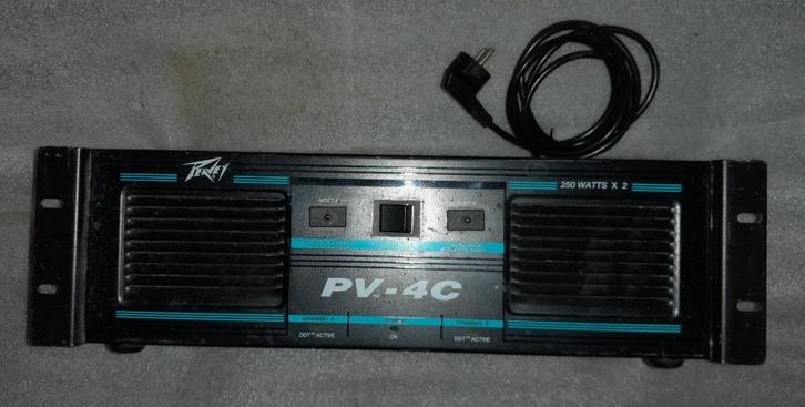 Peavey pv-4c eindversterker incl.verzending, Audio, Tv en Foto, Versterkers en Receivers, 120 watt of meer, Overige merken, Verzenden